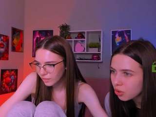 emilia-fly live webcam show