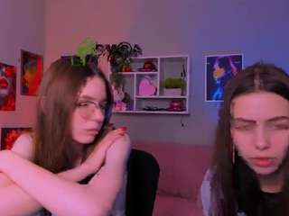 emilia-fly's live room