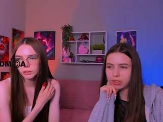 emilia-fly live webcam show