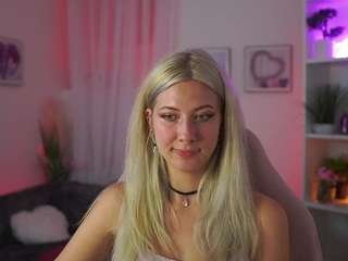 emilyswann live webcam show
