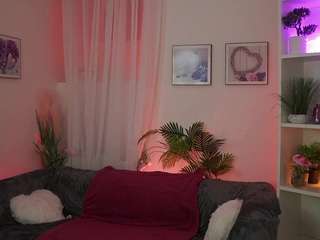 emilyswann live webcam show