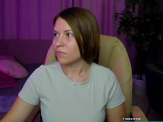 kira-miragee live webcam show