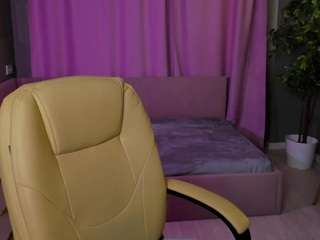 Kira live cam preview