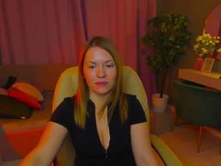 Kira live cam preview