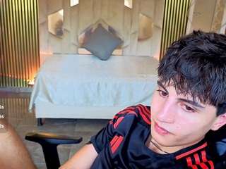 kyler-tay's live room