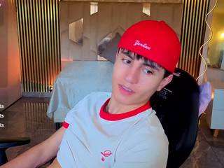 kyler-tay live cam preview