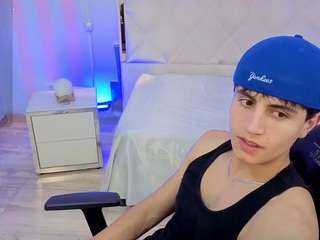 Kyler-tay's cam show statistics and live stream