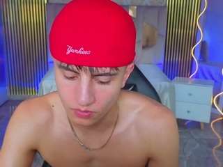 kyler-tay live cam preview