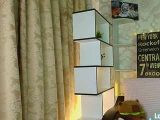 GloomyTulip live cam preview