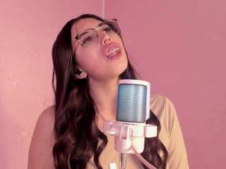 MiiaDiaz live webcam show