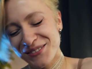 elenoramowatt's live room