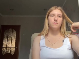GlendaTrotty live webcam show