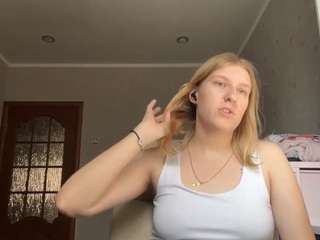 GlendaTrotty live webcam show