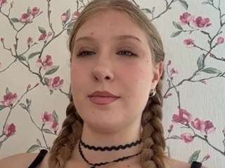 melainetosh live webcam show