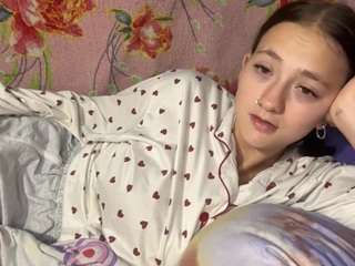 YajairaHazelbush live webcam show