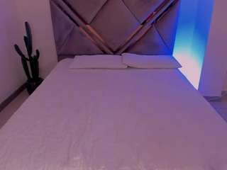 MaddisonLoweX live webcam show