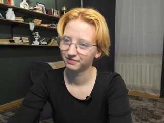 le modèle annitashadd est en webcam porno dans un show sur le site camsoda, il possède les tags suivants: anal,pussy,horny,hot,jerk off,lush,no drinking,normal,nude,orgasm,ride,gray eyes,sexy,show,smoking,solo,solo show,strip,striptease,upskirt