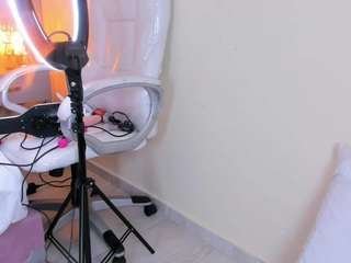 julieta-wildblod live cam preview
