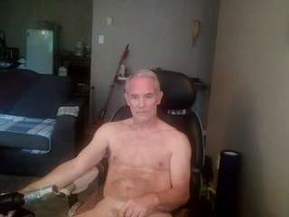Live cam show with Kushbombz