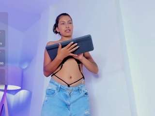yensy-hott live webcam show
