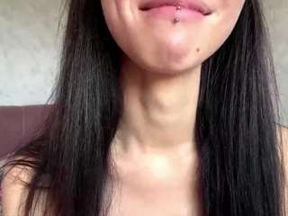 BeaPeria live cam — ahegao, pussy, genital piercings