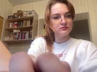 carlinebyler's live room