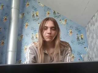 Live cam show with Lora