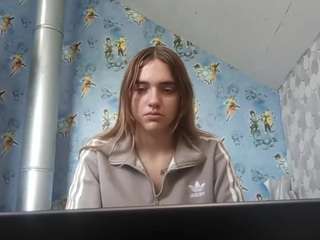 Live cam show with Lora