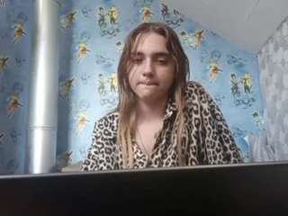 Live cam show with Lora