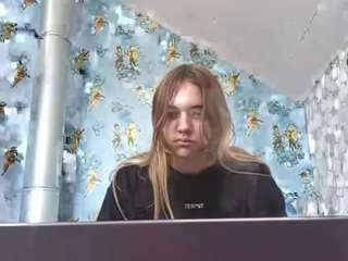 le modèle leotapelote est en webcam porno dans un show sur le site camsoda, il possède les tags suivants: amateur,solo,ass,orgasm,pov,pussy,sexy,shaved pussy,skinny,spank,no smoking,strip,striptease,tattoos,tease,teen 18,wet,young adult,normal,oil