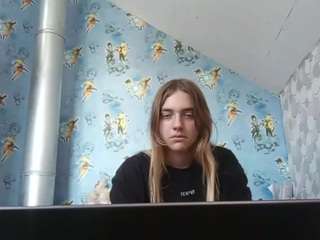Live cam show with Lora