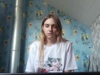 Live cam show with Lora
