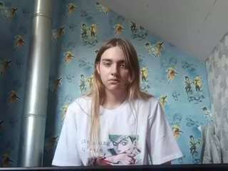 Live cam show with Lora