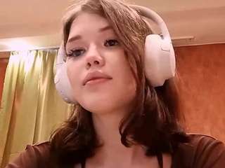 le modèle lyndsaydazzi est en webcam porno dans un show sur le site camsoda, il possède les tags suivants: anal,sensual,ass,naughty,nipples,no drinking,normal,oil,orgasm,shaved pussy,moaning,snapchat,spank,strip,tattoos,teen 18,thick,young adult,naked,nature