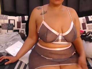 curvybootyqueenx22