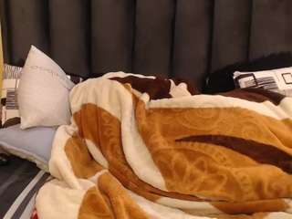 curvybootyqueenx22 live webcam show