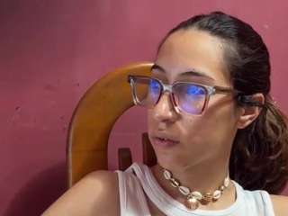 Sweetsophy420 live cam preview