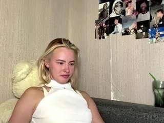 Polly live webcam show