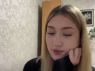 Mia live webcam show