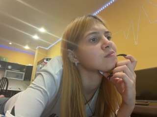 Live cam show with Lina