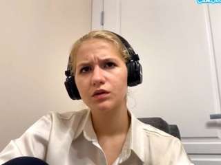 emabraatz Live Webcam on CamSoda