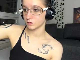emabraatz live webcam show