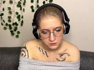 emabraatz live webcam show