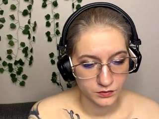 emabraatz live webcam show