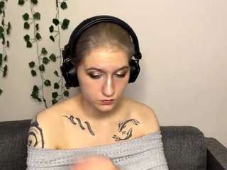 emabraatz live webcam show