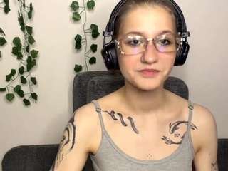 emabraatz live webcam show