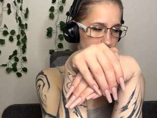 emabraatz live webcam show