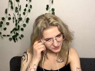 emabraatz live webcam show