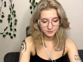 emabraatz live webcam show