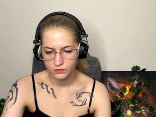 emabraatz live webcam show